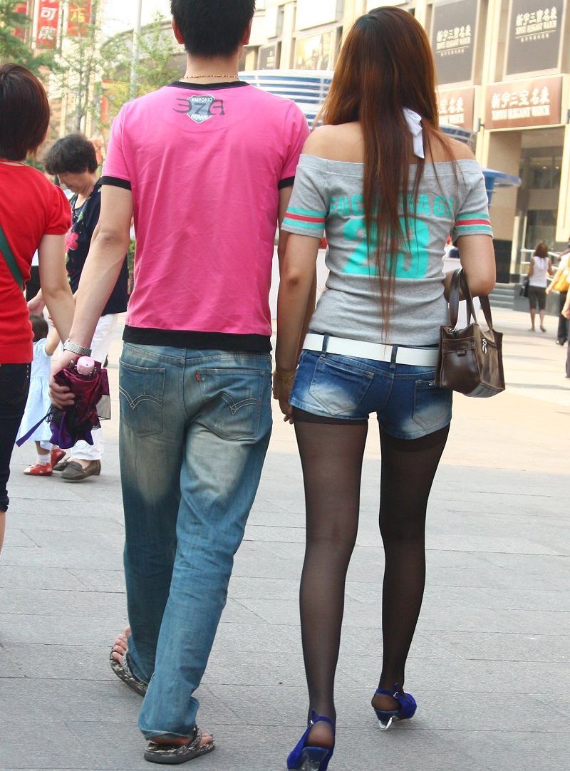 北京步行街上的黑丝袜妹子(1)