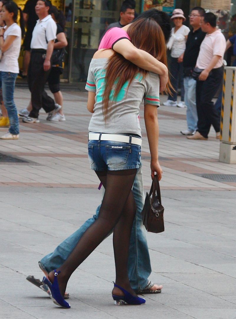 北京步行街上的黑丝袜妹子