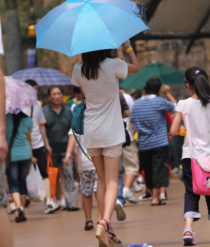 夏天街拍的美女们