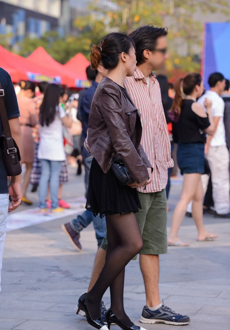 杭州艺术步行街遇到的黑丝袜美少妇