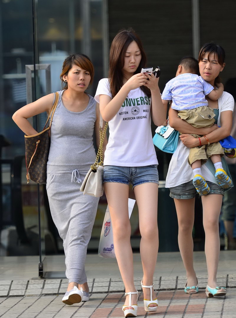 背LV包的人真多呀