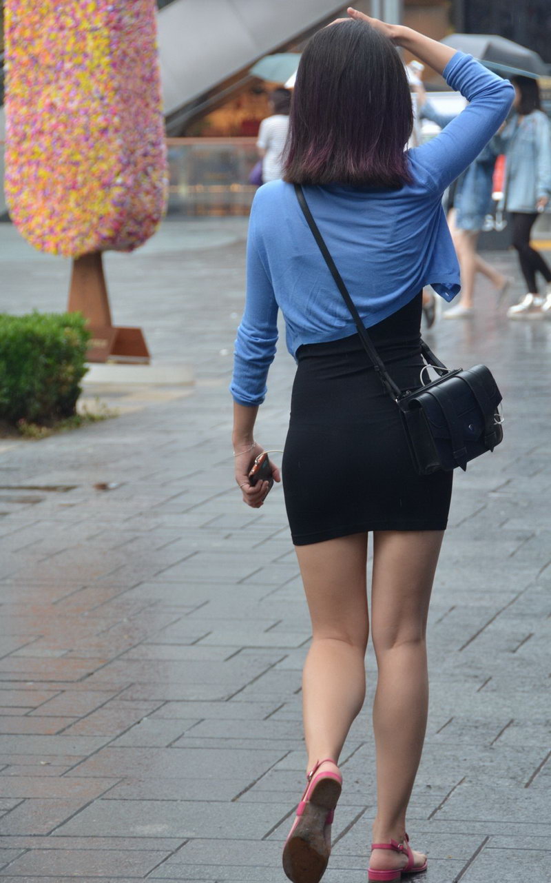 逛街的时尚姐姐