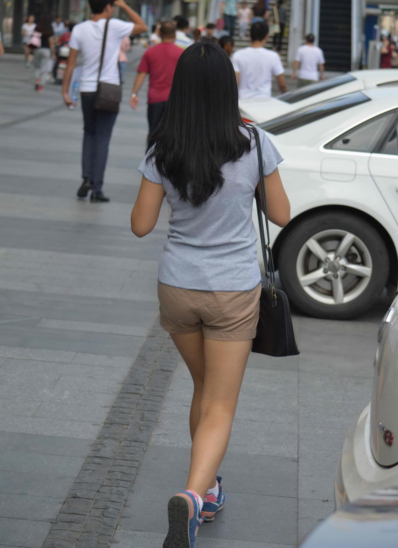 武汉的步行街见到的美眉