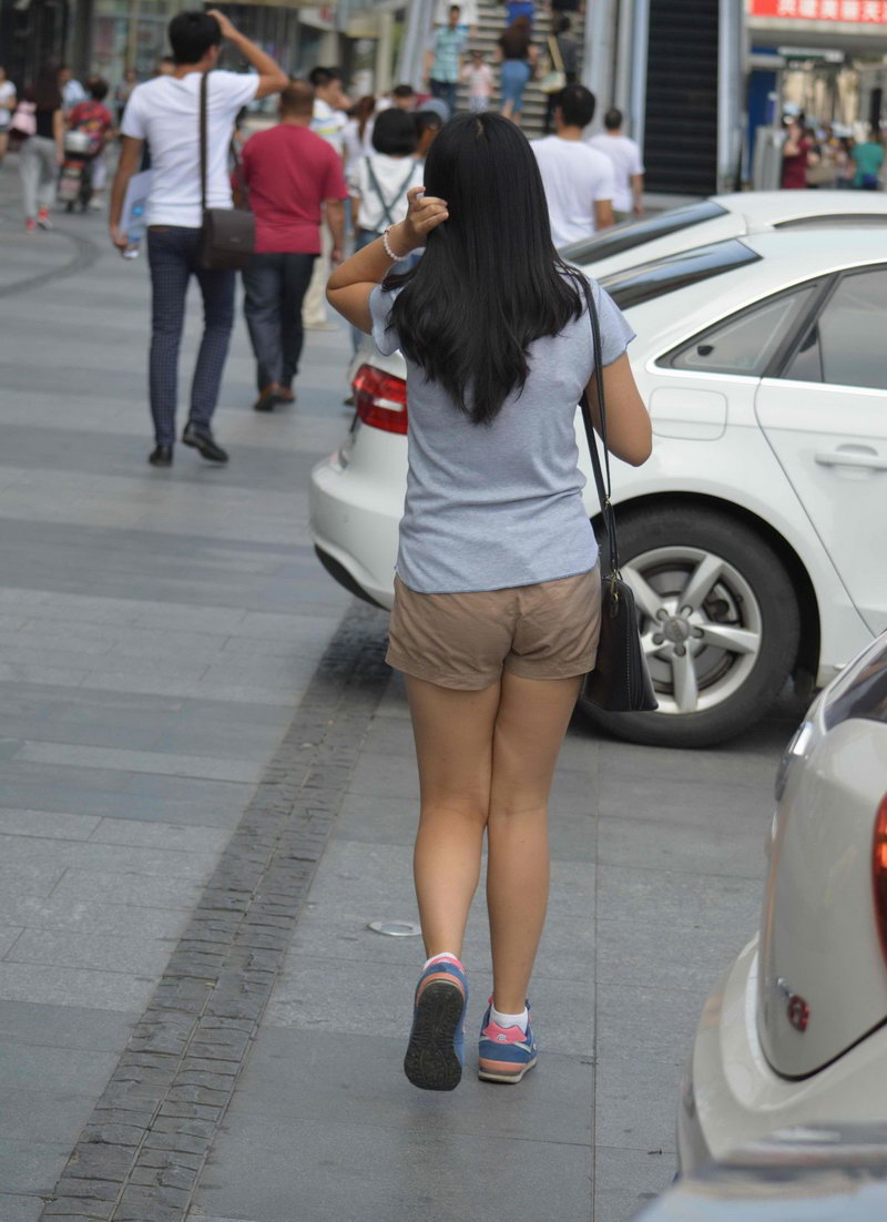 武汉的步行街见到的美眉