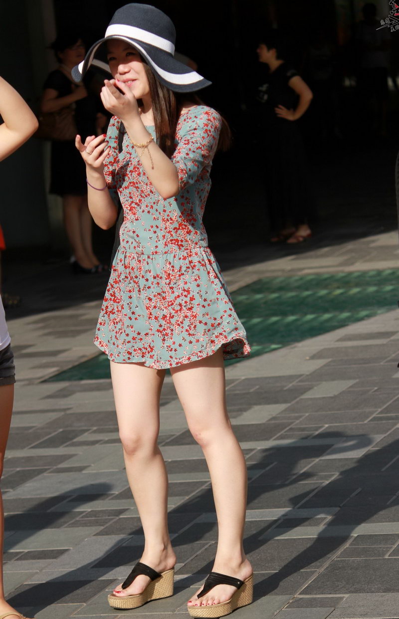 徐州文化广场街拍的女生