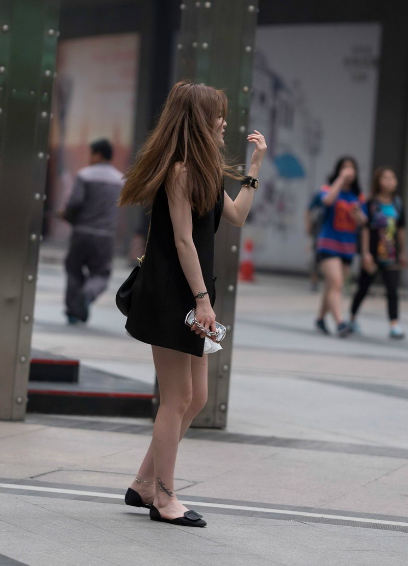 上海的步行街见到的美女2