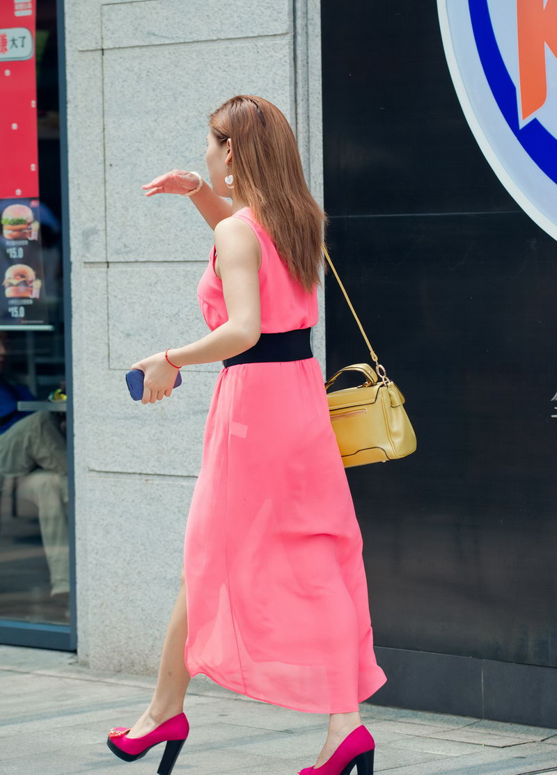 金融大街见到的穿着新款女裙的MM(1)