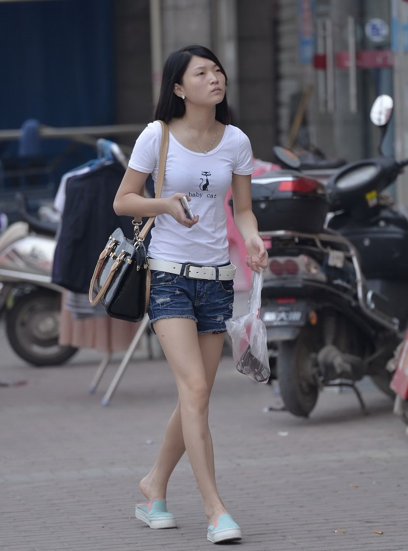 来福士广场附近见到的美女