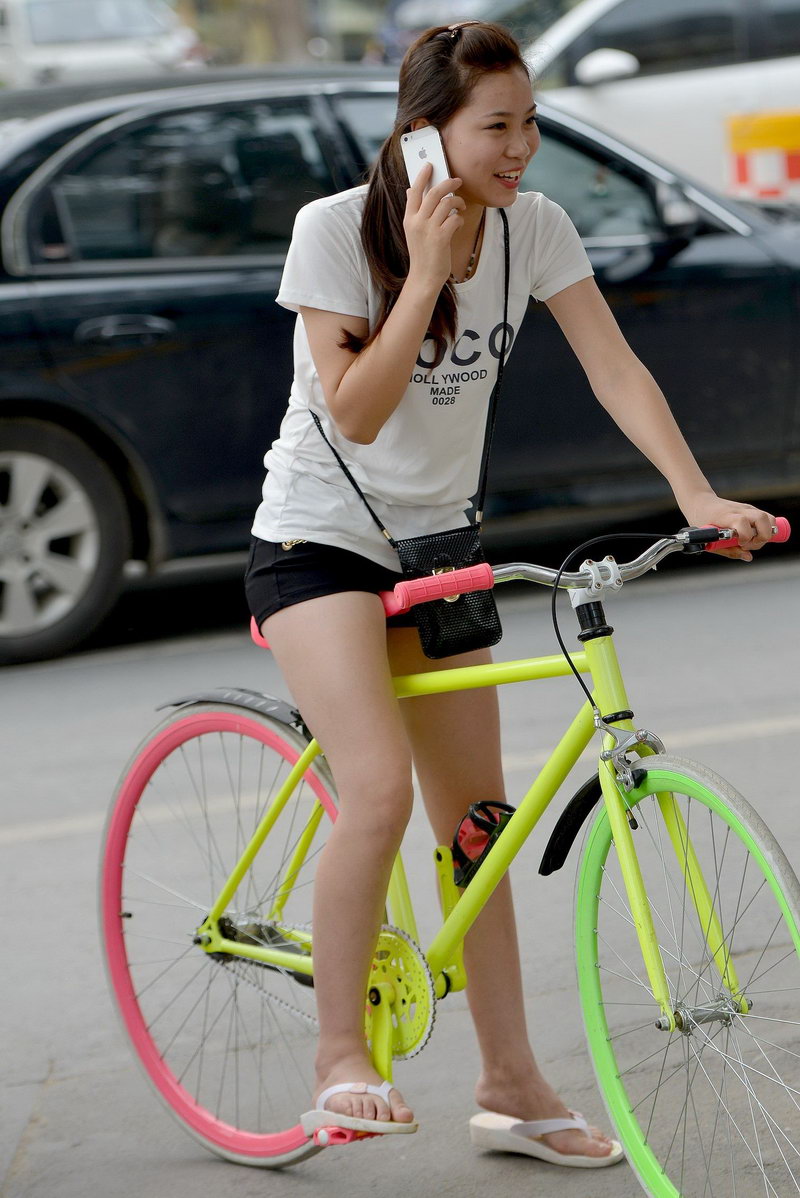 这样的自行车好有色彩感