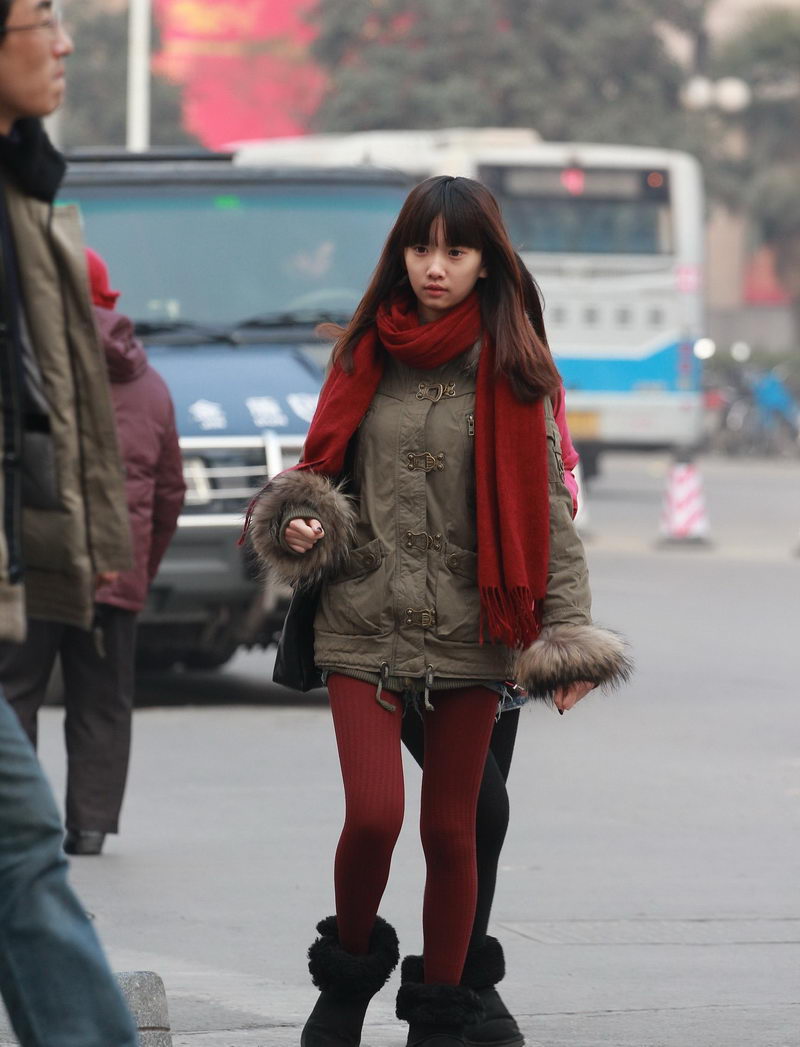 文兴路街拍冬天的女孩
