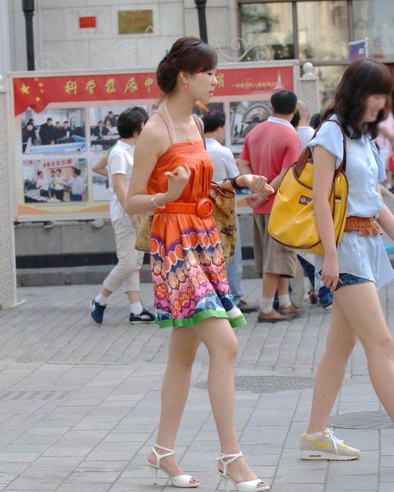 黄兴南路步行街美女多