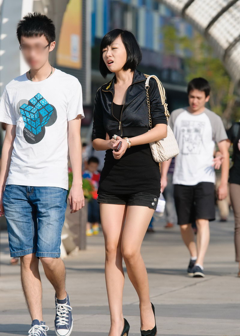 人民路街拍的美女