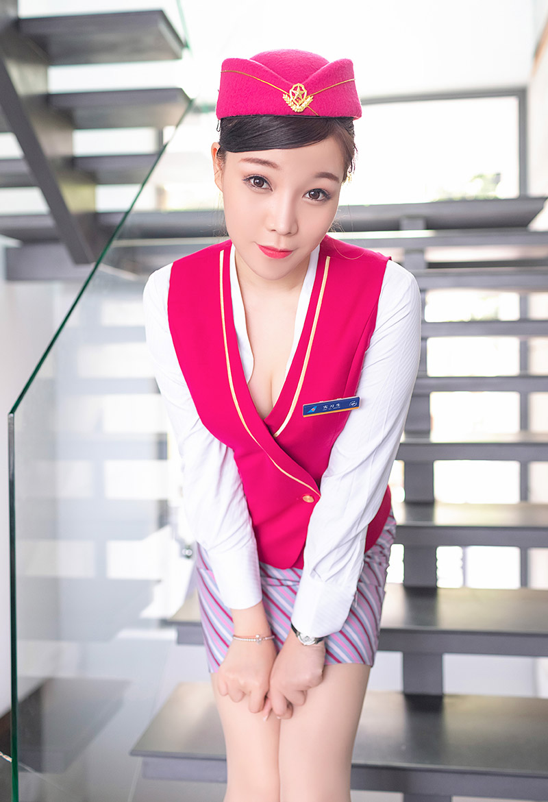 性感空姐芝芝制服丝袜令人神魂颠倒