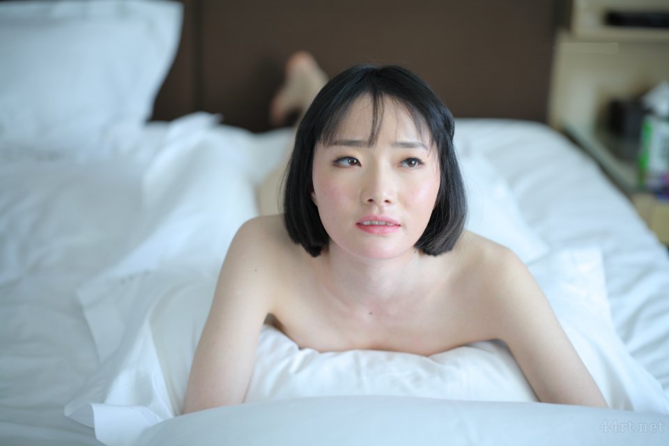 清纯美女小惜私拍人体