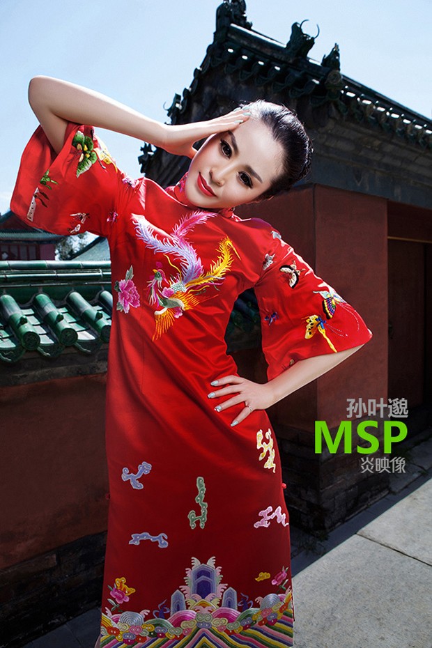 别有时尚风味的中国旗袍美女(1)