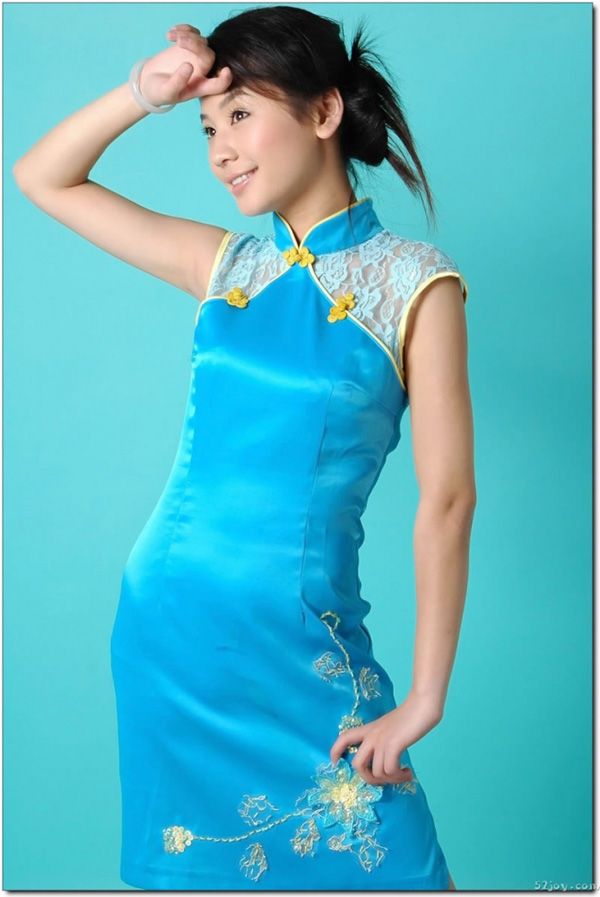 可爱的中国旗袍小妹妹(1)